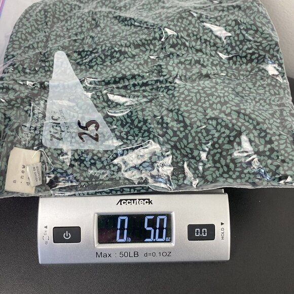 A New Day Women's Puff Sleeve Cropped Blouse Size S Green Black V Neck Leaf - Picture 9 of 9